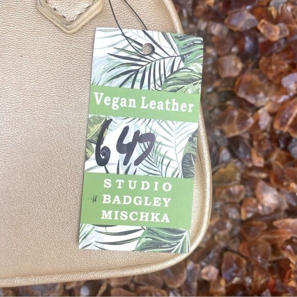 NWT Badgley Mischka Studio Metallic Gold Quilted Studded Dome Crossbody Bag. - Picture 11 of 15